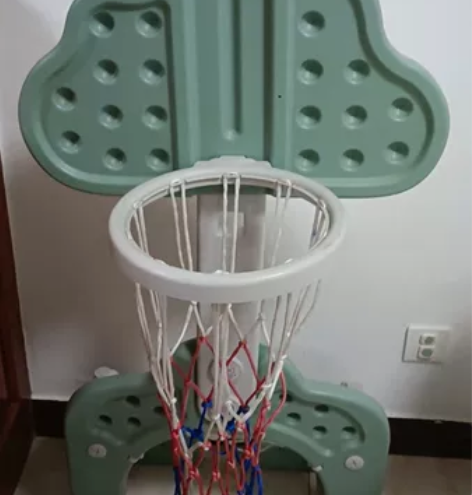 室内篮球框，好几个档位可以调节高度。古寨中...