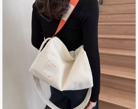 【清仓处理】旅行包可以做运动包，斜挎包，健...