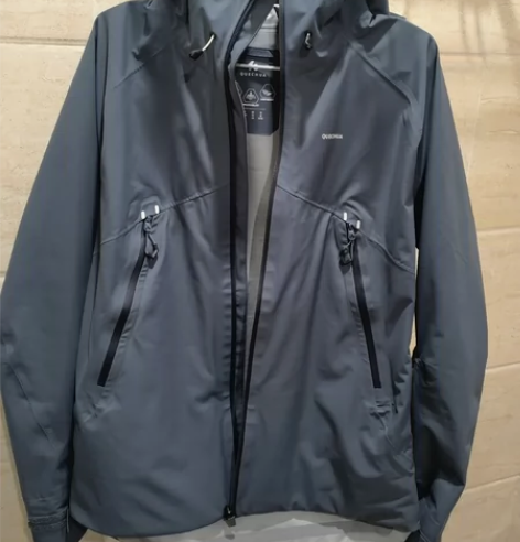 迪卡侬mh500 冲锋衣蓝色 m码 穿过一...