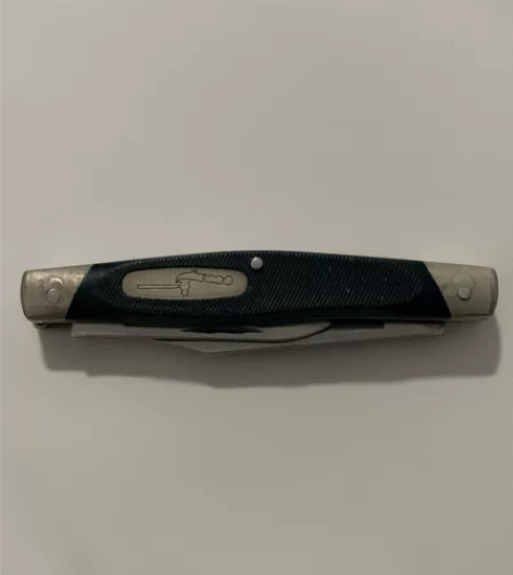 手工打造的小刀，美国的新的。大概一指长，做...