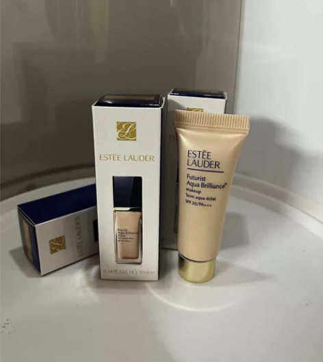 雅诗兰黛沁水粉底液小样10ml 全新未拆封...