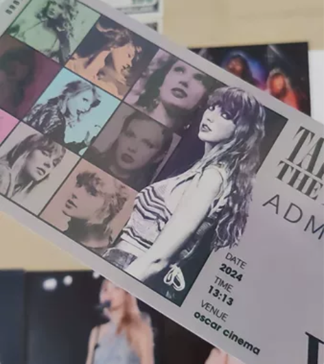 《泰勒·斯威夫特：时代巡回演唱会》电影周边...