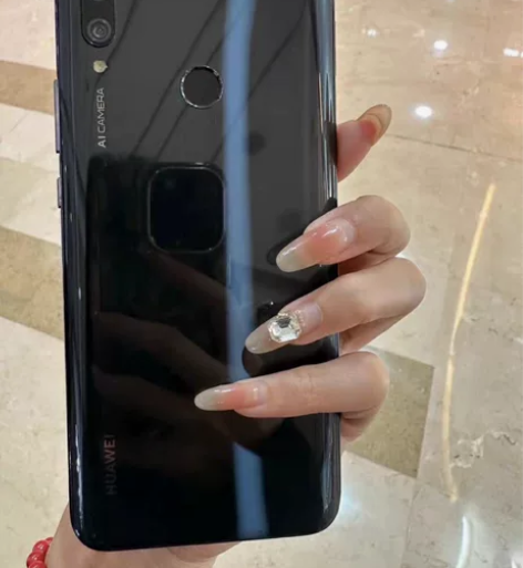 00后女大学生自用半年 换手机闲置 高配版...