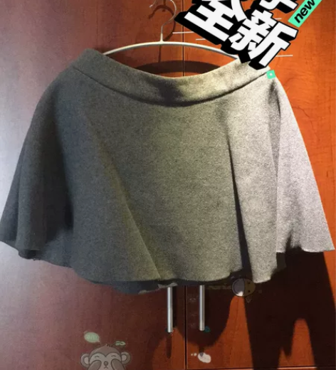 灰色羊毛短裙，几乎全新在家闲置转给有需要的...