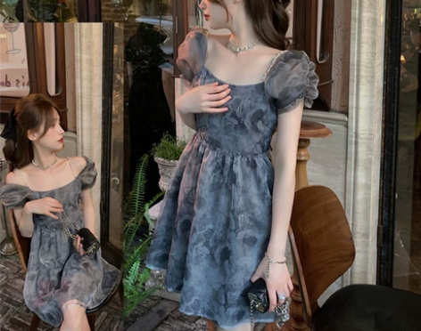 茶歇法式度假辣妹收腰碎花性感欲纯蓬蓬黑色吊...