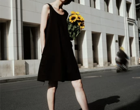 度假风时髦宽松休闲显瘦H版型短款棉麻小性感...