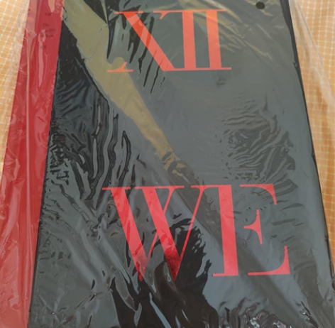 神话组合12辑限量版we九成新，打开以后就...