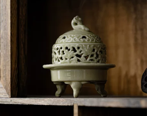 宋式陶瓷青灰釉三足盘香炉创意复古客厅摆件沉...