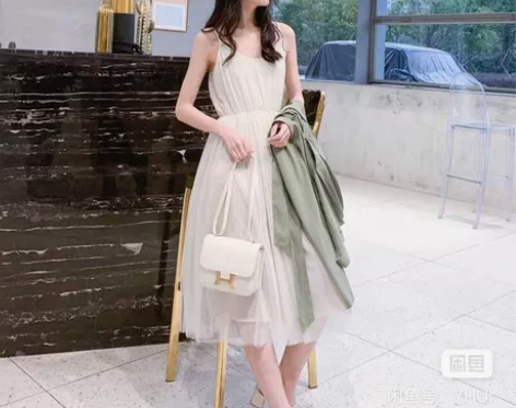 小镇姗姗四季如歌流行裙子夏很仙的小清新吊带...