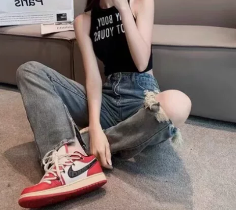 芝加哥aj女鞋秋冬透气新款运动休闲红色低帮...