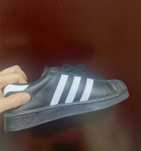 Adidas 三叶草 黑白 Bella风格...