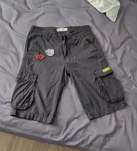 #休闲裤子 BSX黑色短裤30码，腰围约8...