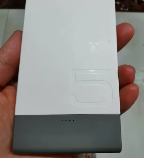 华为原装移动电源5000毫安超薄便携聚合物...