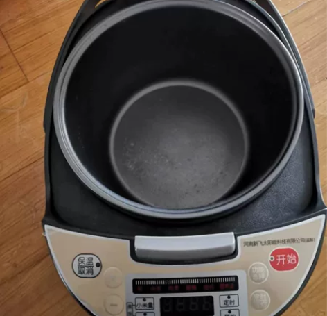 新飞电饭煲，浦东外高桥自提 感兴趣的话点“...