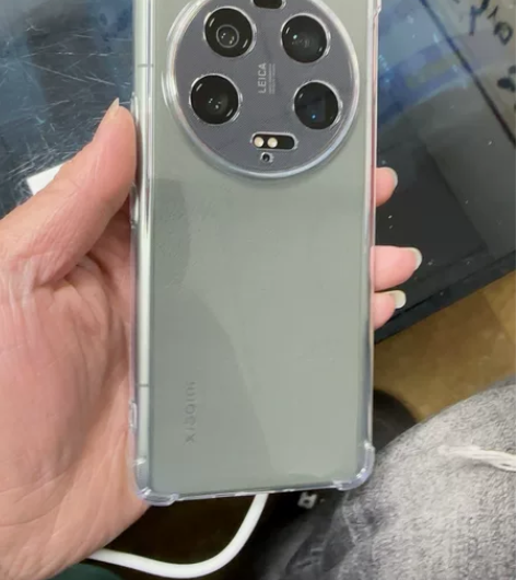 小米13至尊版 5999买的 当时想买多一...
