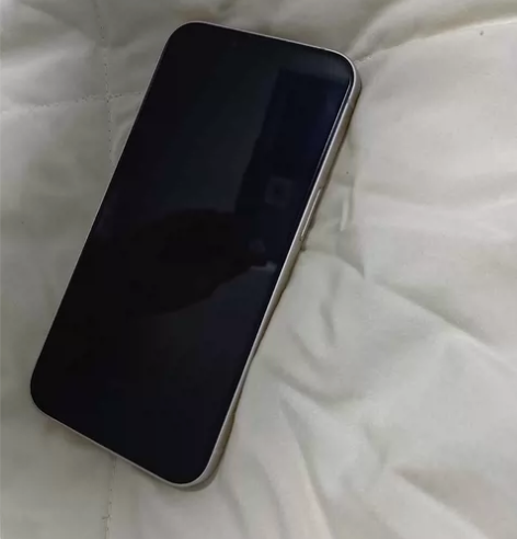 苹果14-256G   国行星光色，四月份...