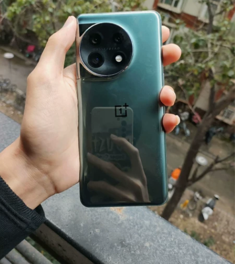 一加11 16+256 保修到明年一月10...