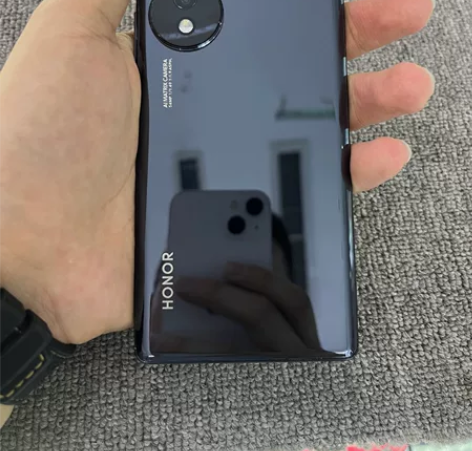 ?荣耀70  6.67寸    墨色  8...