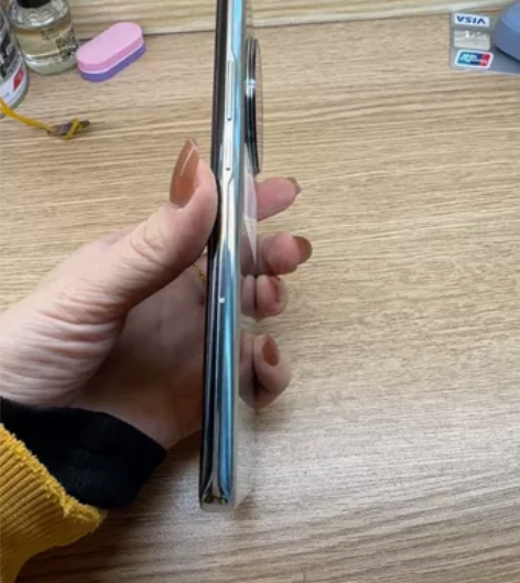 荣耀magic4.绿色8+256内存，整体...