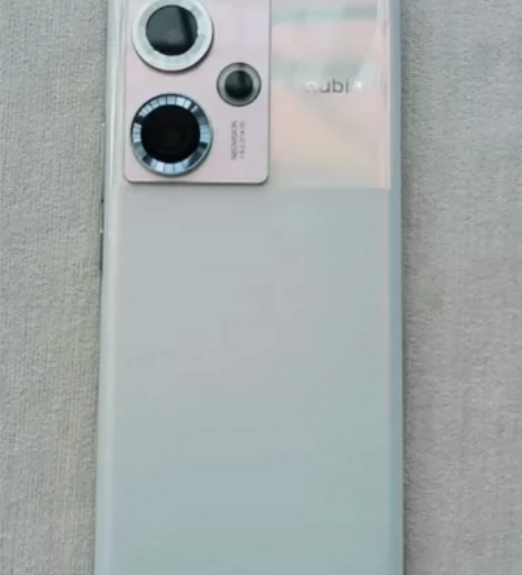 努比亚z50 骁龙8gen2 12+256...