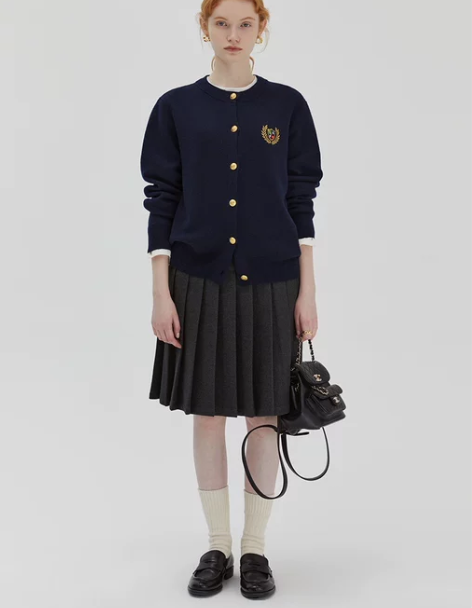 秋冬新款羊毛针织毛衣开衫女英伦学院撞色徽章...