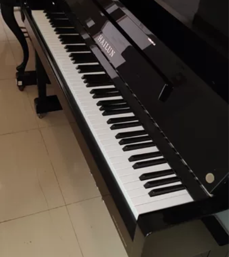 海伦钢琴120SE，99成新基本未使用，5...