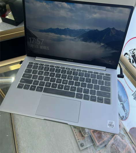 小米电脑学生版,成色好。无磕碰,原装充电器...