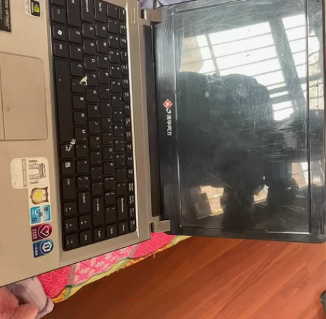 清华同方，笔记本，装系统不成功呢。开机黑屏...