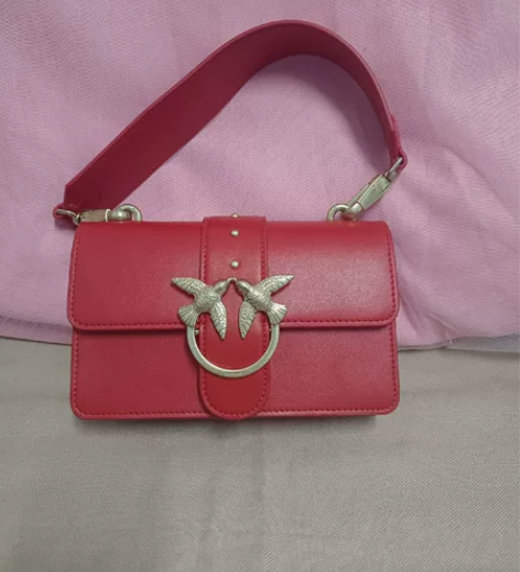 pink燕子包 长21.5CM高13CM厚...