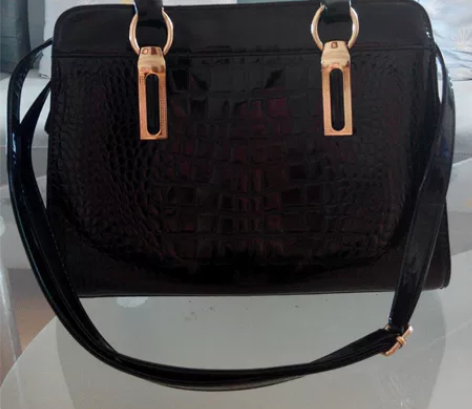 九成新黑色女款单肩手提包 天猫免费试抽中的...