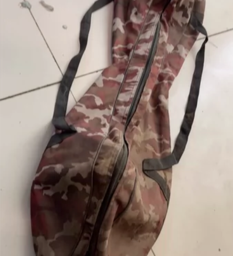 蛇形滑板，铁质材料，没有问题可正常使用，放...