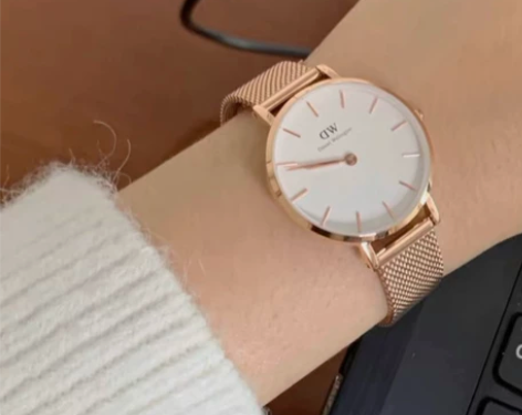 官网买的,轻微使用痕迹,戴过一段时间,现转...