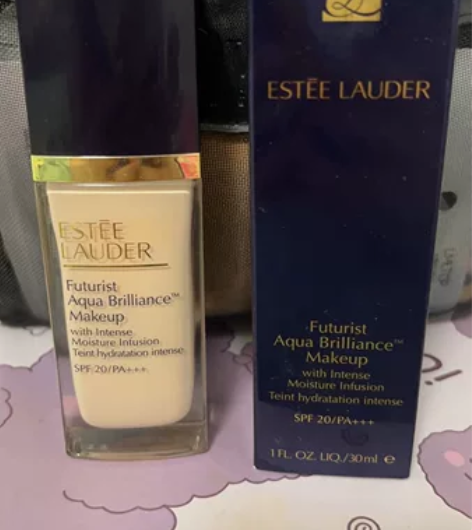 雅诗兰黛沁水粉底液 9成新 正品 色号是自...