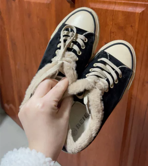 女低帮毛毛运动鞋帆布鞋36码 很可爱吧！但...