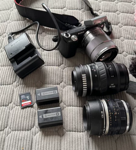 索尼5n微单相机 翻转触摸屏 三个镜头 成...