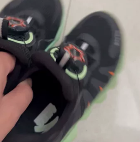 xtep特步联名中国航天小童减震  两个颜...