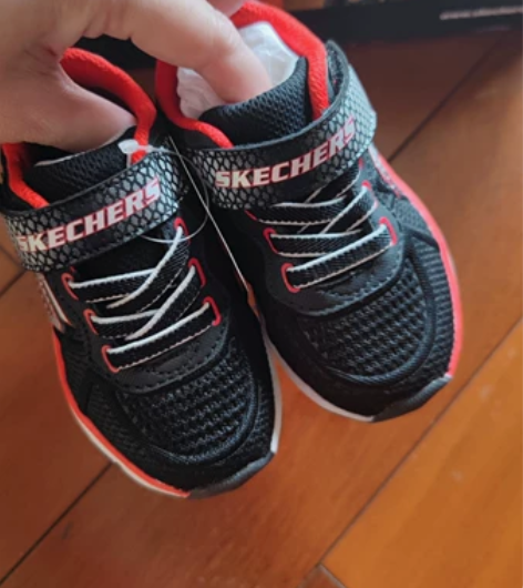 斯凯奇男童运动鞋 年前斯凯奇特卖抢的 6码...