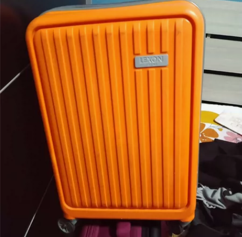 拉杆箱闲置处理不退不换，看清再拍 感兴趣的...