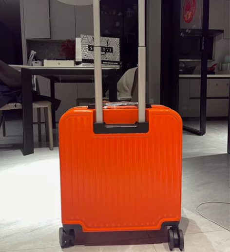 18寸登机箱 38长×22宽×45高（含轮...