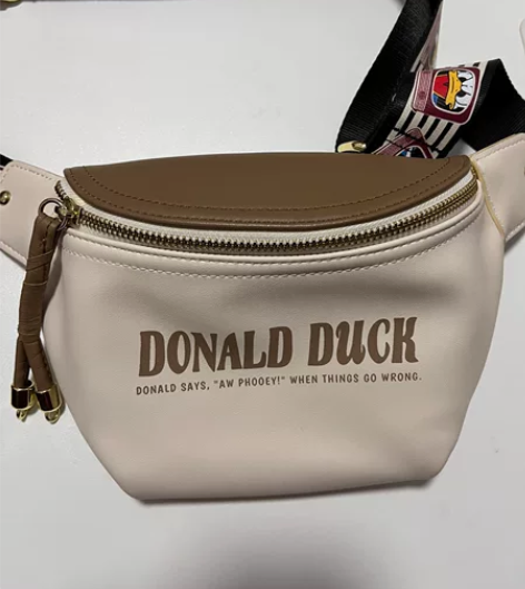 出闲置包包，背过几次，几乎全新，没有磕破损...