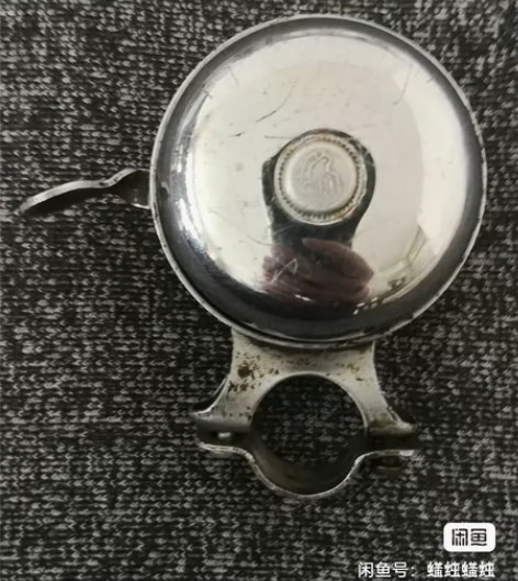 老自行车车铃,一面飞鸽,一面上海。声音清脆...