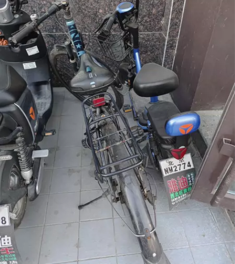 闲置转让,很新。成人骑行正常,车架18英寸...