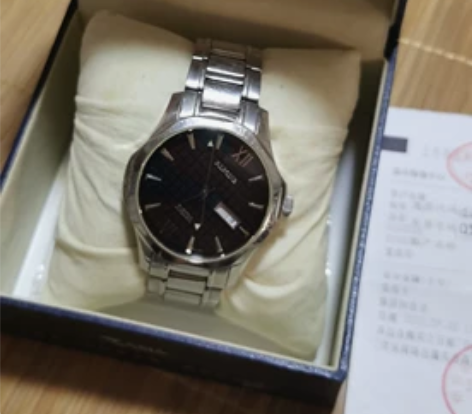 雷诺机械手表 12年买的，说明书，盒子之类...