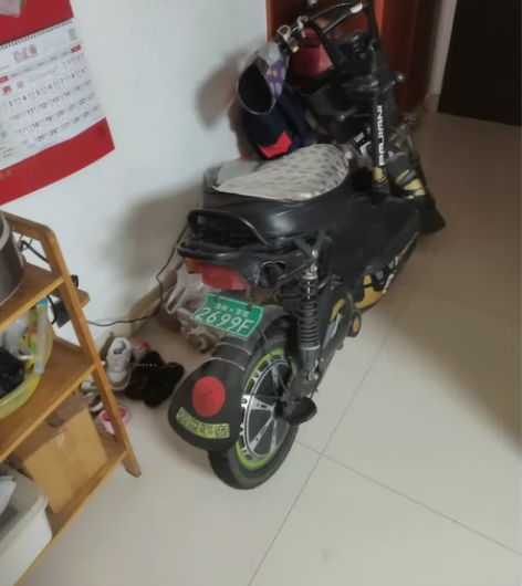 冠程国标车4个大电池 感兴趣的话点“我想要...