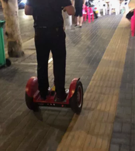 八成新科思康平衡车48v12a锂电池优惠大...