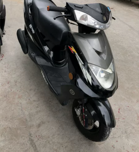 出售雅马哈欧三迅鹰125摩托 如图，发动机...