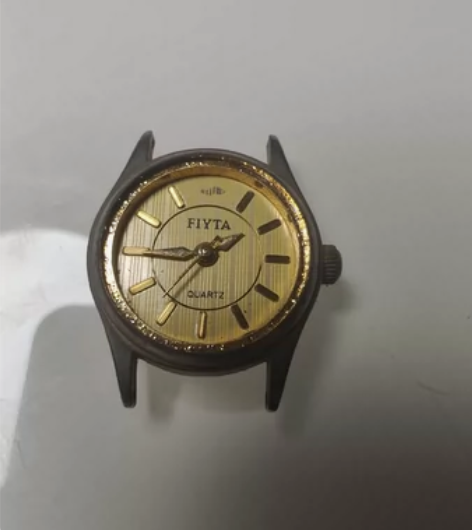 两块石英女表 1）飞亚达FIYTA 表径含...