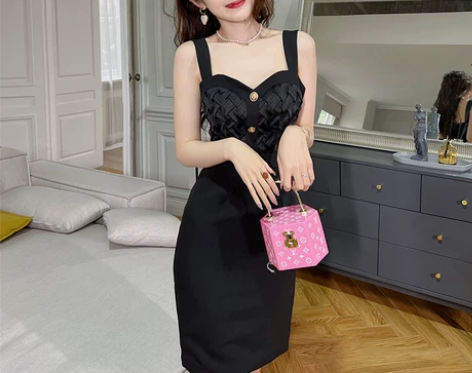 高级感黑色吊带连衣裙女夏季小众设计感气质抹...