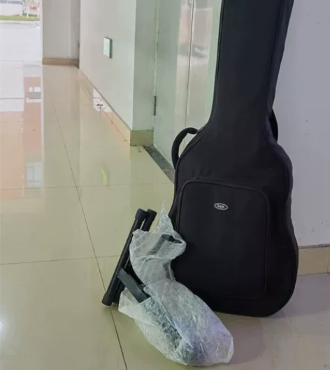 一腔热血买的，买了就闲置了，断过一次弦，修...