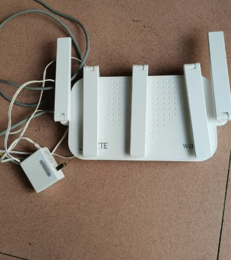 中兴wifi6千兆双频路由器,型号:ZXH...